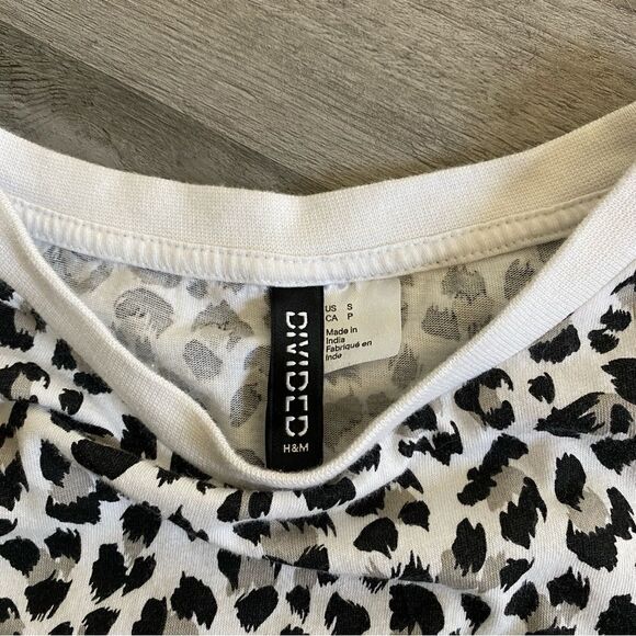 H&M Divided Crop Top Leopard Print Stretchy Flattering Tee - Picture 3 of 9